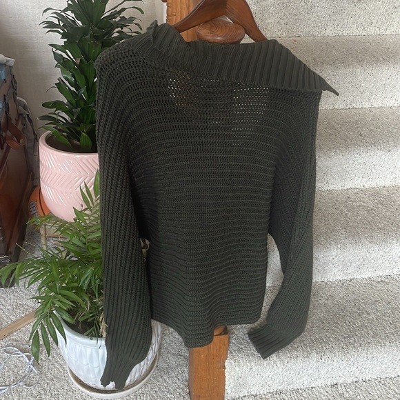 Elan Slouchy Knit Green Sweater - Picture 7 of 15